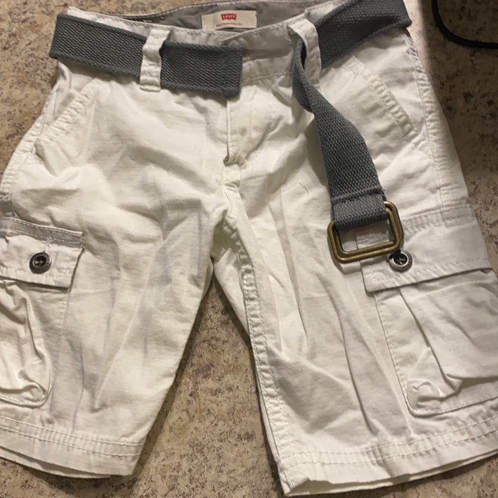 White levi shorts for toddlers,w/grey belt